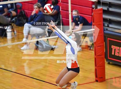 Thumbnail 2 in Osceola vs. Out-of-Door Academy photogallery.