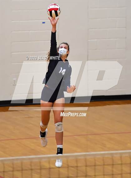 Thumbnail 2 in Osceola vs. Out-of-Door Academy photogallery.