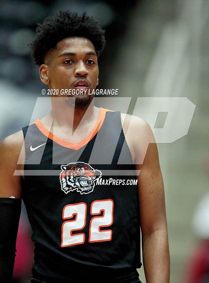 Thumbnail 3 in Lancaster vs Kimball (UIL 5A Regional Final) photogallery.