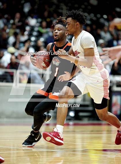 Thumbnail 3 in Lancaster vs Kimball (UIL 5A Regional Final) photogallery.