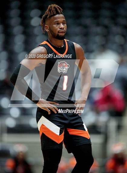 Thumbnail 1 in Lancaster vs Kimball (UIL 5A Regional Final) photogallery.