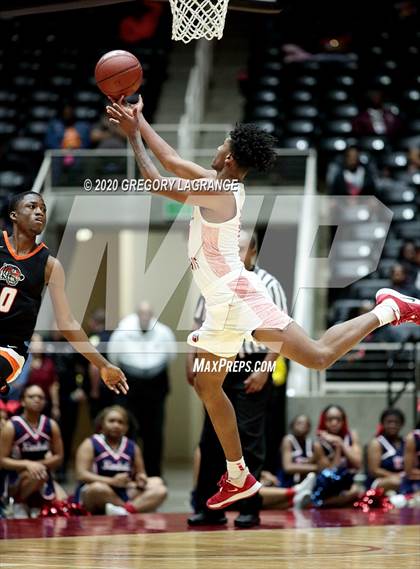 Thumbnail 3 in Lancaster vs Kimball (UIL 5A Regional Final) photogallery.