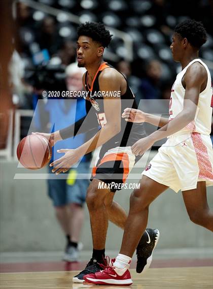 Thumbnail 3 in Lancaster vs Kimball (UIL 5A Regional Final) photogallery.