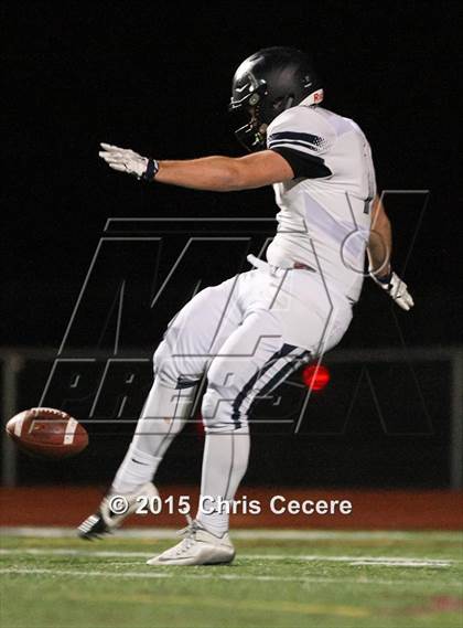 Thumbnail 3 in Webster Thomas @ Victor (Section 5 Class AA Quarterfinal) photogallery.