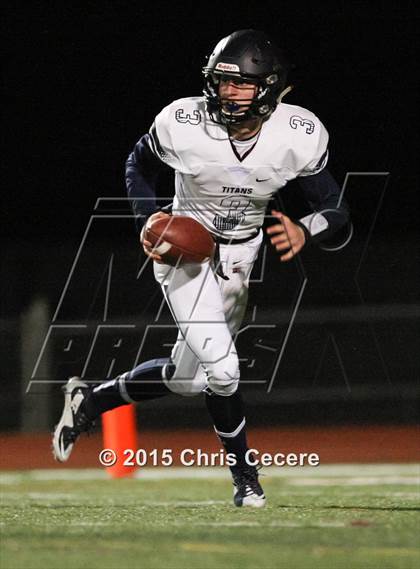 Thumbnail 3 in Webster Thomas @ Victor (Section 5 Class AA Quarterfinal) photogallery.