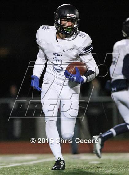 Thumbnail 2 in Webster Thomas @ Victor (Section 5 Class AA Quarterfinal) photogallery.