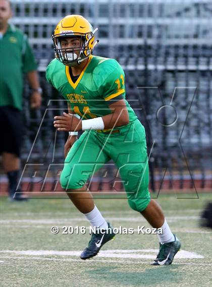 Thumbnail 2 in  Harvard-Westlake vs. Jefferson photogallery.