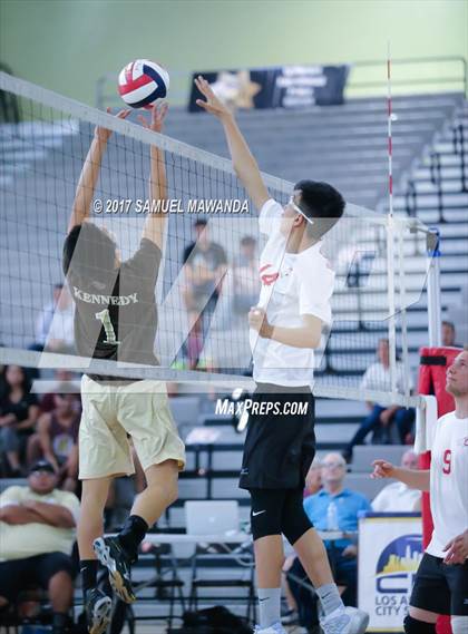 Thumbnail 3 in Hollywood vs Kennedy (CIF LACS D3 Final) photogallery.