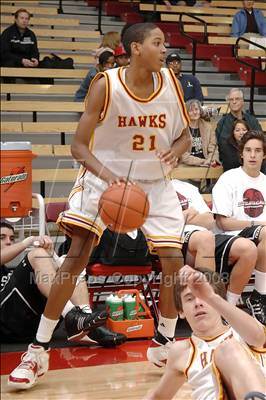 Thumbnail 3 in Servite vs. Ocean View (Nike Extravaganza) photogallery.