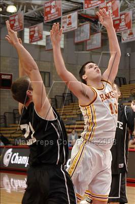 Thumbnail 2 in Servite vs. Ocean View (Nike Extravaganza) photogallery.