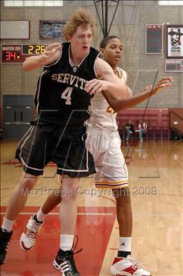 Thumbnail 2 in Servite vs. Ocean View (Nike Extravaganza) photogallery.