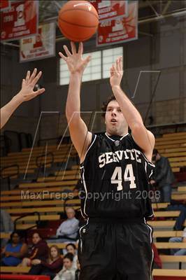 Thumbnail 2 in Servite vs. Ocean View (Nike Extravaganza) photogallery.