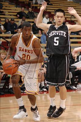 Thumbnail 2 in Servite vs. Ocean View (Nike Extravaganza) photogallery.