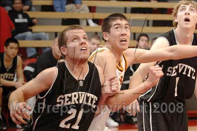 Thumbnail 3 in Servite vs. Ocean View (Nike Extravaganza) photogallery.