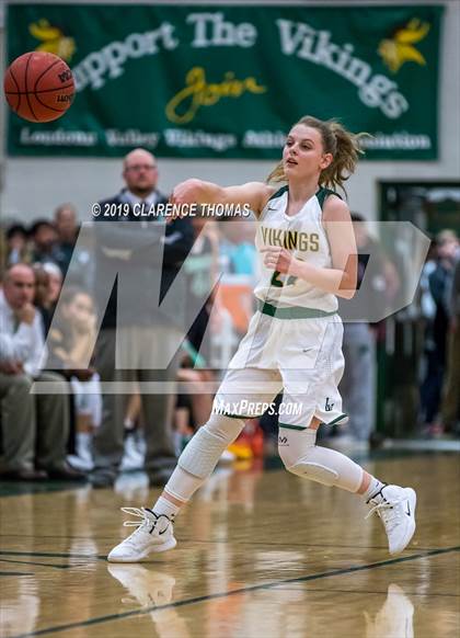 Thumbnail 1 in Woodgrove @ Loudoun Valley photogallery.