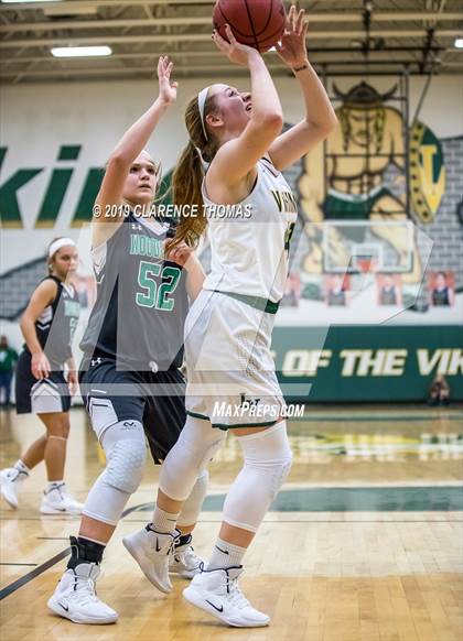 Thumbnail 2 in Woodgrove @ Loudoun Valley photogallery.