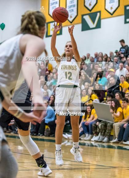 Thumbnail 1 in Woodgrove @ Loudoun Valley photogallery.