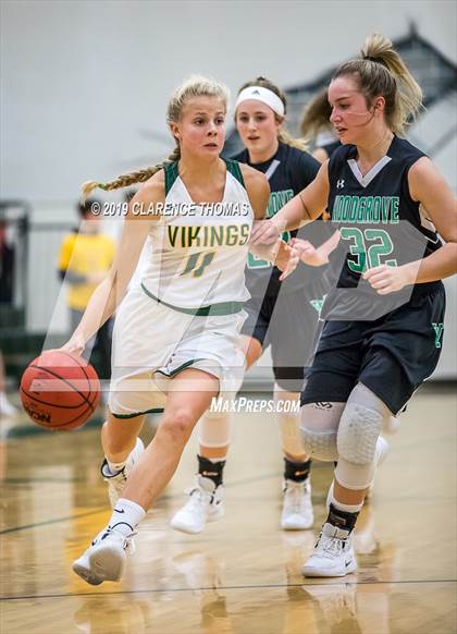 Thumbnail 3 in Woodgrove @ Loudoun Valley photogallery.