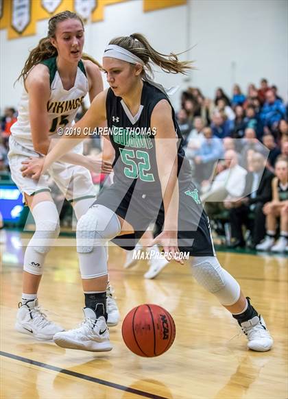 Thumbnail 1 in Woodgrove @ Loudoun Valley photogallery.