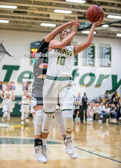 Thumbnail 3 in Woodgrove @ Loudoun Valley photogallery.