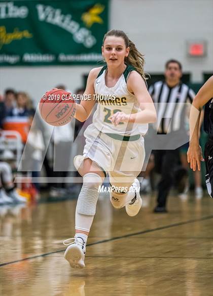 Thumbnail 1 in Woodgrove @ Loudoun Valley photogallery.
