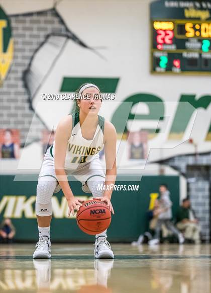 Thumbnail 1 in Woodgrove @ Loudoun Valley photogallery.