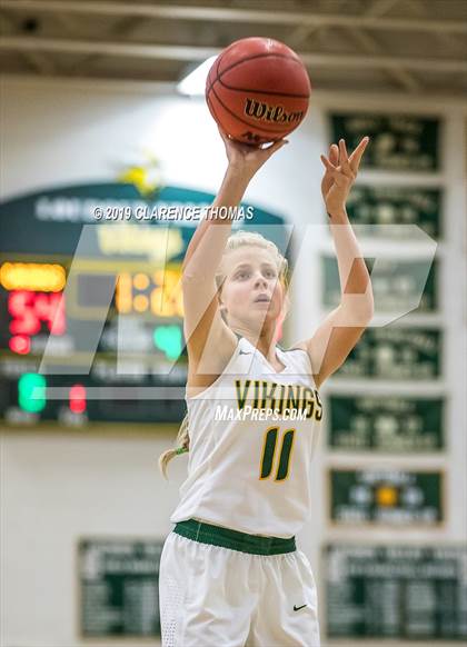 Thumbnail 2 in Woodgrove @ Loudoun Valley photogallery.