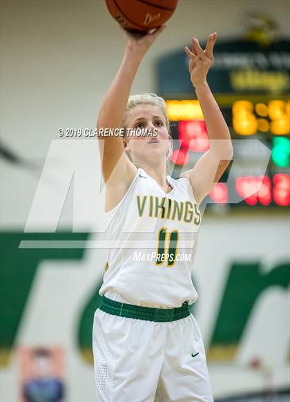 Thumbnail 3 in Woodgrove @ Loudoun Valley photogallery.