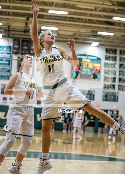 Thumbnail 3 in Woodgrove @ Loudoun Valley photogallery.