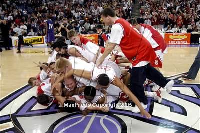 Thumbnail 2 in St. Augustine vs. Santa Cruz (State D3 Final) #1 photogallery.