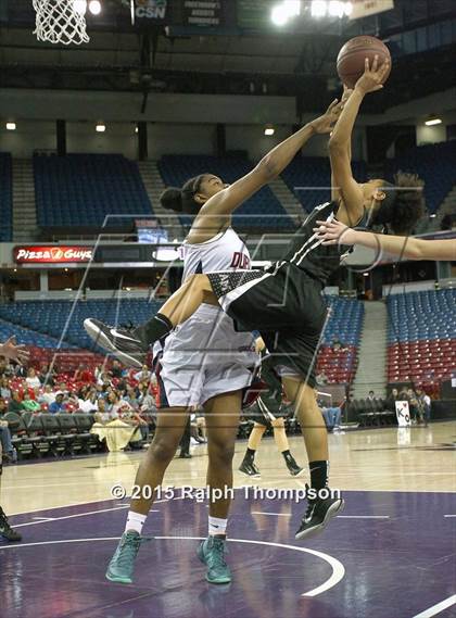 Thumbnail 3 in Archbishop Mitty vs. Dublin (CIF NorCal Regional D2 Final) photogallery.