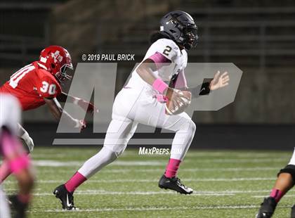 Thumbnail 2 in Travis vs Seguin photogallery.