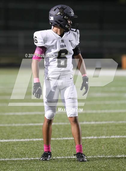Thumbnail 3 in Travis vs Seguin photogallery.