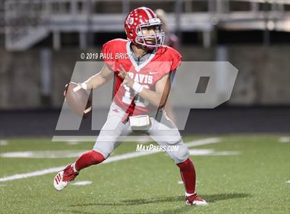 Thumbnail 1 in Travis vs Seguin photogallery.