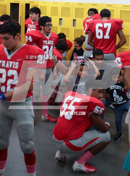 Thumbnail 2 in Travis vs Seguin photogallery.
