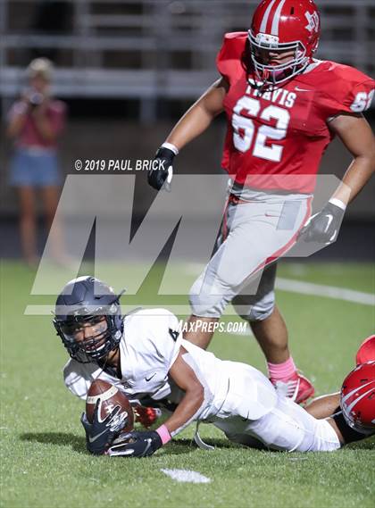 Thumbnail 2 in Travis vs Seguin photogallery.