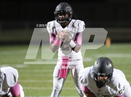 Thumbnail 2 in Travis vs Seguin photogallery.