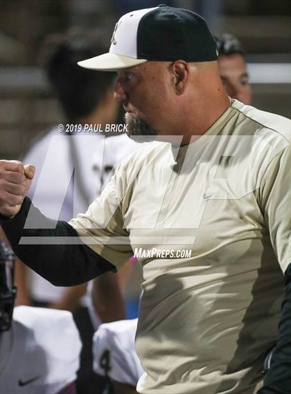 Thumbnail 3 in Travis vs Seguin photogallery.
