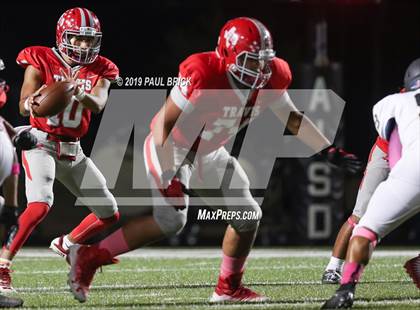 Thumbnail 3 in Travis vs Seguin photogallery.