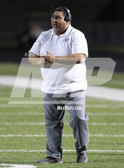 Thumbnail 1 in Travis vs Seguin photogallery.