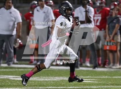 Thumbnail 3 in Travis vs Seguin photogallery.