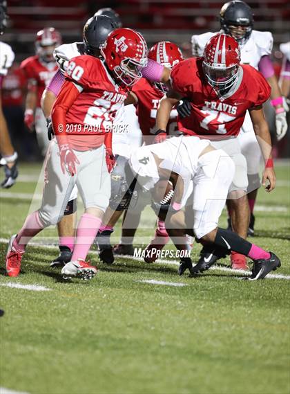 Thumbnail 1 in Travis vs Seguin photogallery.