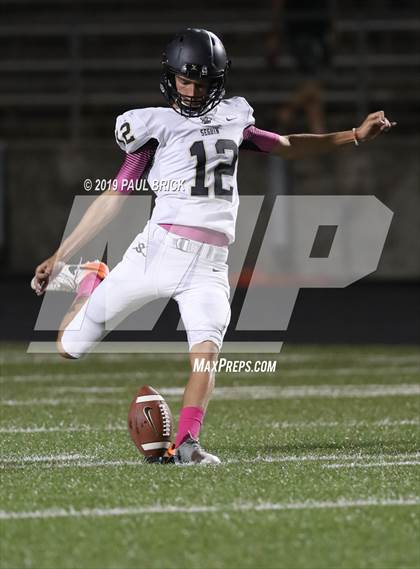 Thumbnail 2 in Travis vs Seguin photogallery.