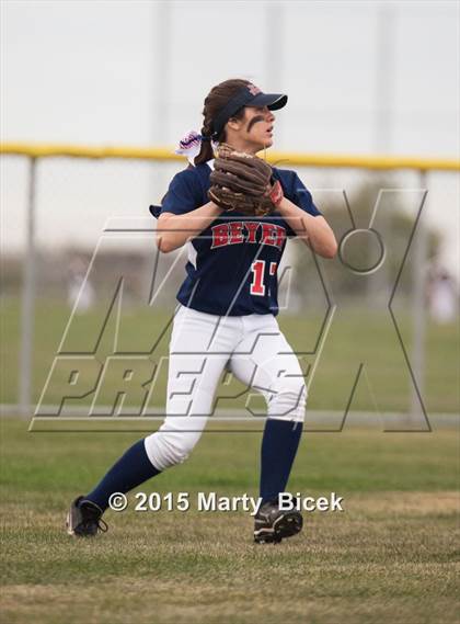 Thumbnail 2 in Beyer @ Enochs photogallery.