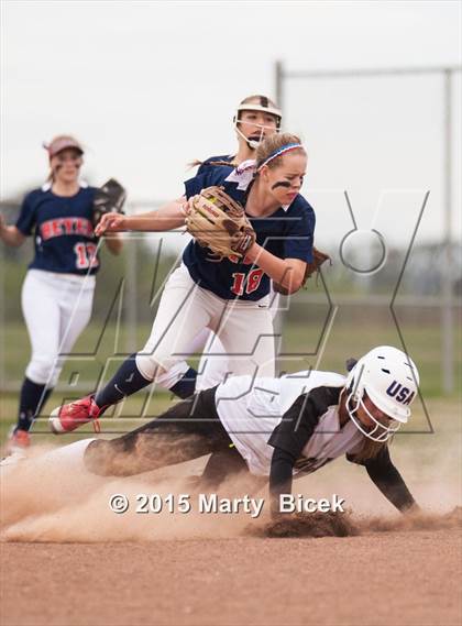 Thumbnail 3 in Beyer @ Enochs photogallery.