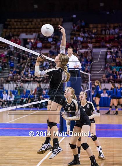 Thumbnail 2 in Bayfield vs. Pagosa Springs (CHSAA 3A Playoff) photogallery.