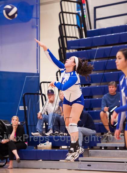 Thumbnail 2 in ThunderRidge vs. Legend (Titan Classic) photogallery.