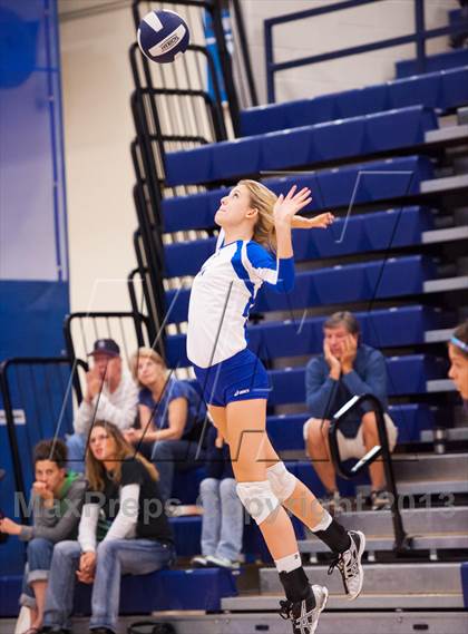 Thumbnail 3 in ThunderRidge vs. Legend (Titan Classic) photogallery.