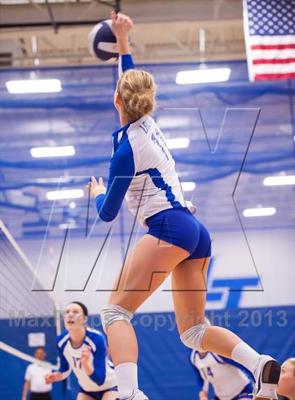 Thumbnail 1 in ThunderRidge vs. Legend (Titan Classic) photogallery.