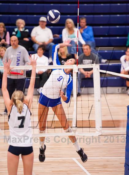 Thumbnail 1 in ThunderRidge vs. Legend (Titan Classic) photogallery.